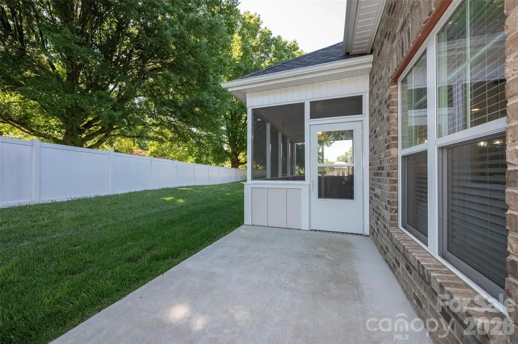 438 Fernwood Drive Yadkinville NC 27055
