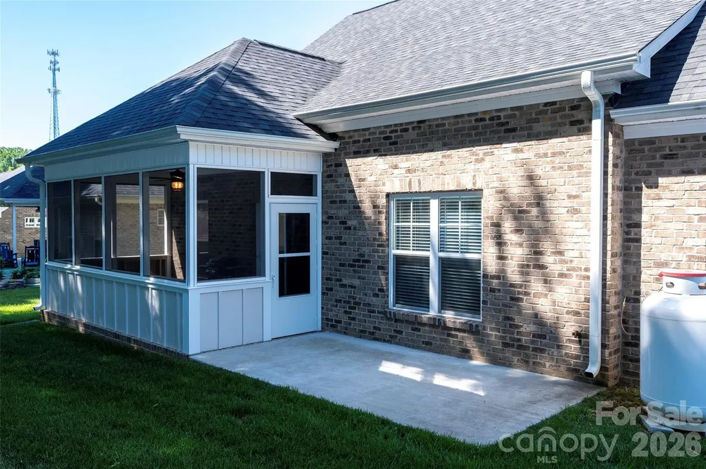 438 Fernwood Drive Yadkinville NC 27055