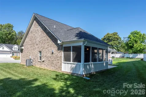 438 Fernwood Drive Yadkinville NC 27055