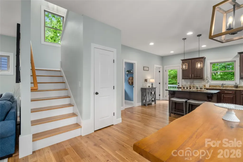 221 Courtland Place Asheville NC 28801