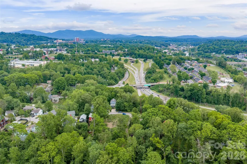 221 Courtland Place Asheville NC 28801