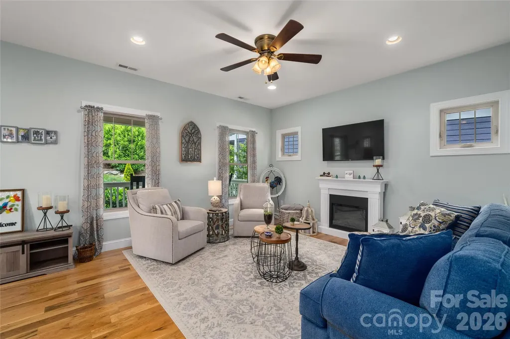 221 Courtland Place Asheville NC 28801