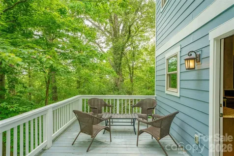 221 Courtland Place Asheville NC 28801