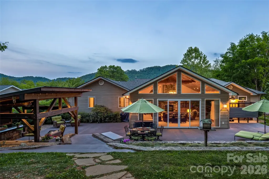Fletcher NC, 51 White Pine Circle