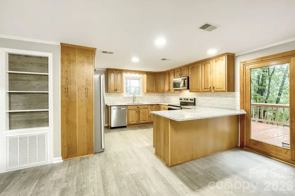 42640 Moonshine Drive New London NC 28127