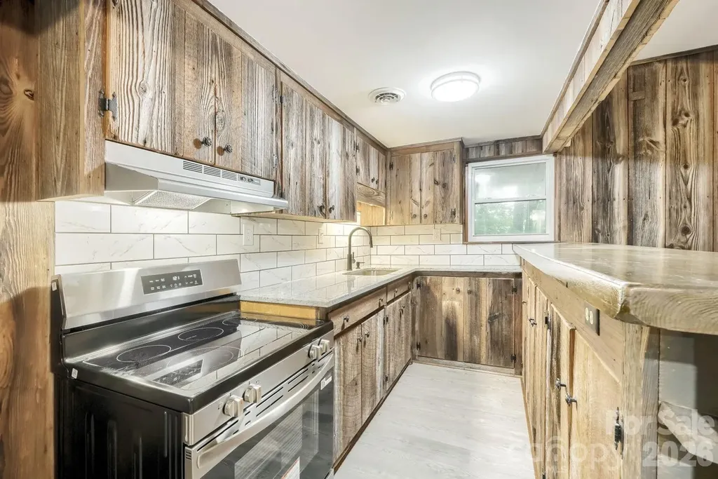 42640 Moonshine Drive New London NC 28127