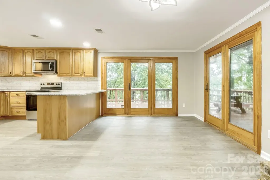 42640 Moonshine Drive New London NC 28127