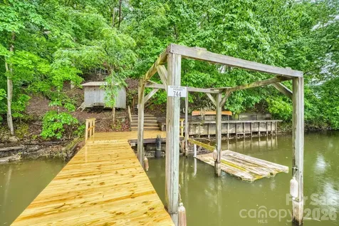 42640 Moonshine Drive New London NC 28127