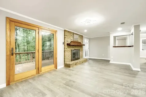 42640 Moonshine Drive New London NC 28127