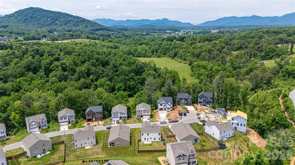917 Newport Court Asheville NC 28806