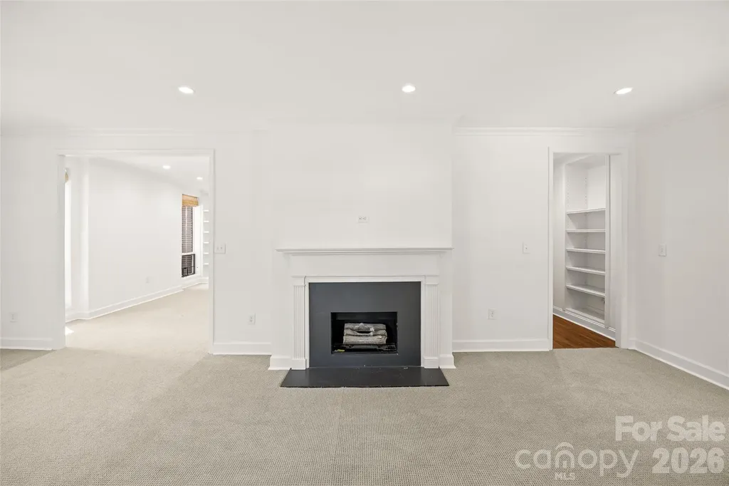 922 Cherokee Road Charlotte NC 28207