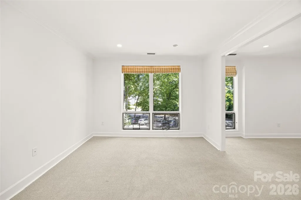 922 Cherokee Road Charlotte NC 28207