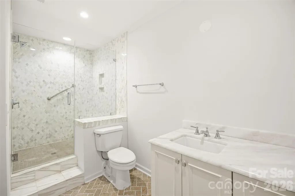 922 Cherokee Road Charlotte NC 28207