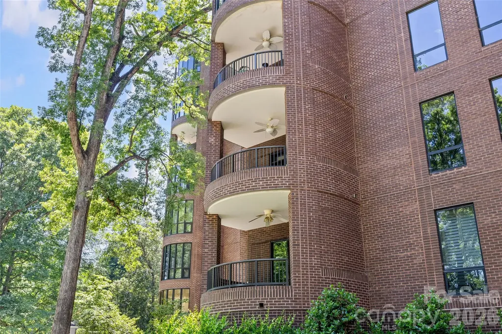 922 Cherokee Road Charlotte NC 28207