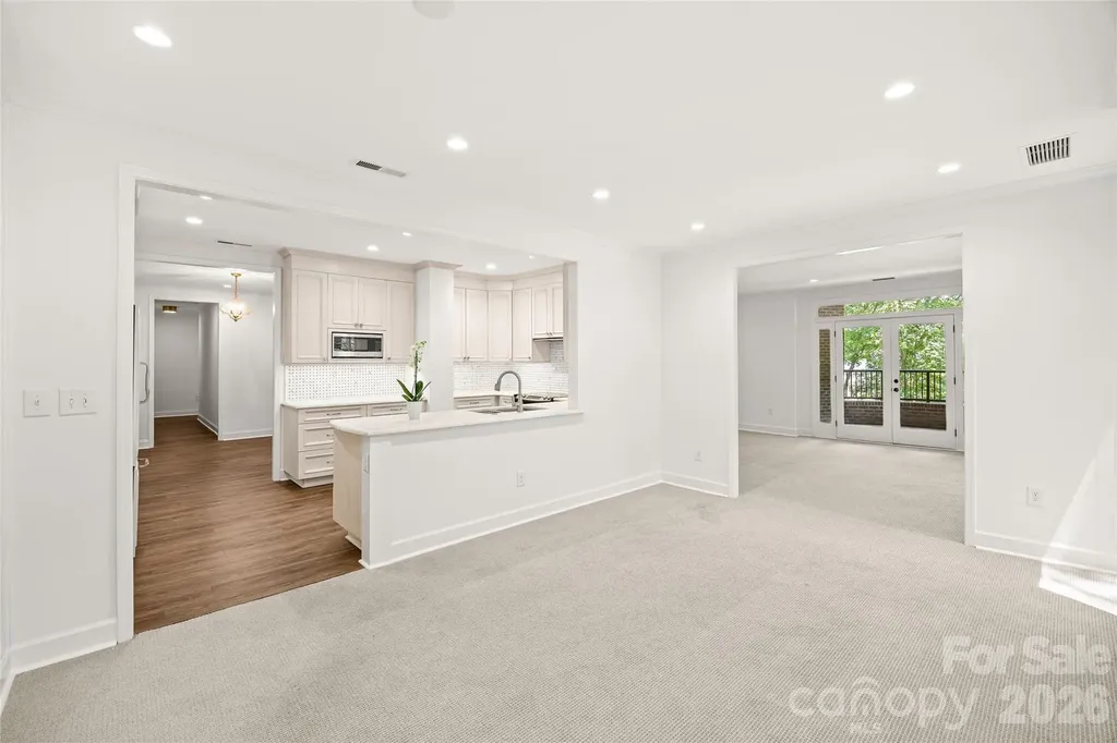 922 Cherokee Road Charlotte NC 28207
