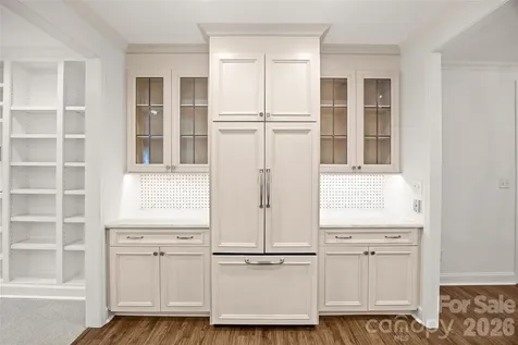 922 Cherokee Road Charlotte NC 28207