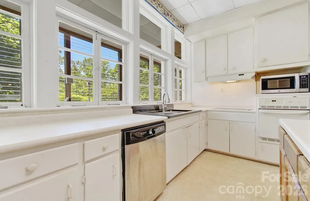 20 Reed Road Asheville NC 28805