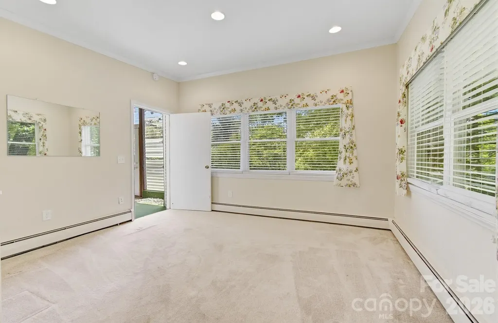 20 Reed Road Asheville NC 28805