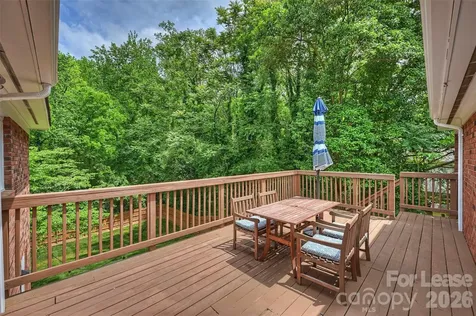 2027 Wensley Drive Charlotte NC 28210