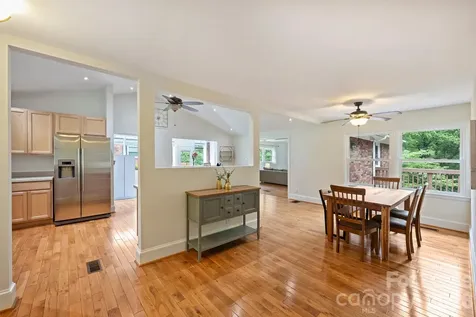 2027 Wensley Drive Charlotte NC 28210