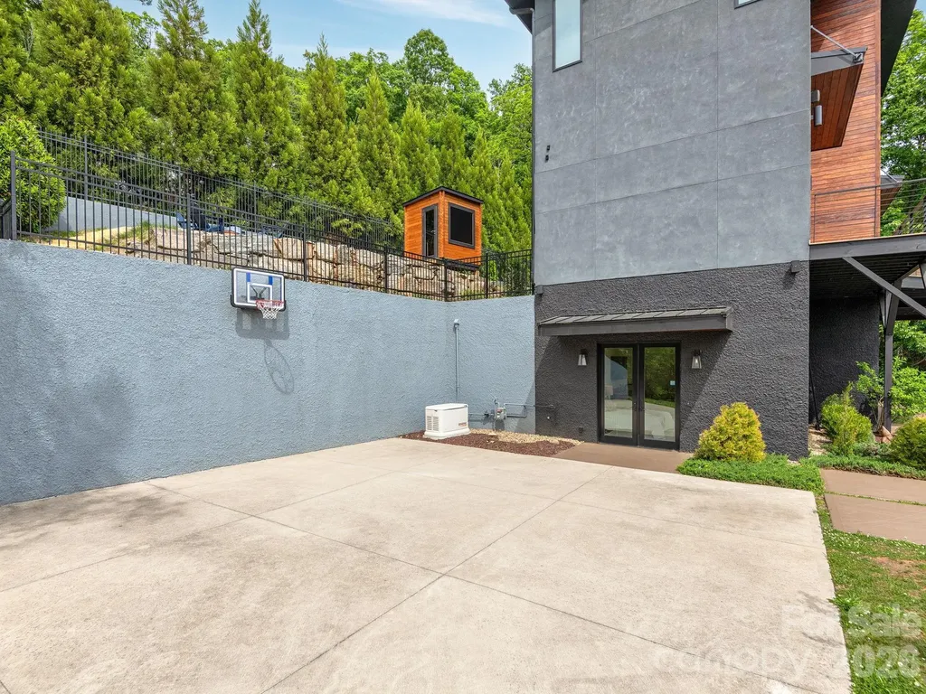 127 N Griffing Boulevard Asheville NC 28804
