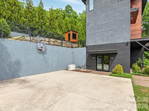 127 N Griffing Boulevard Asheville NC 28804