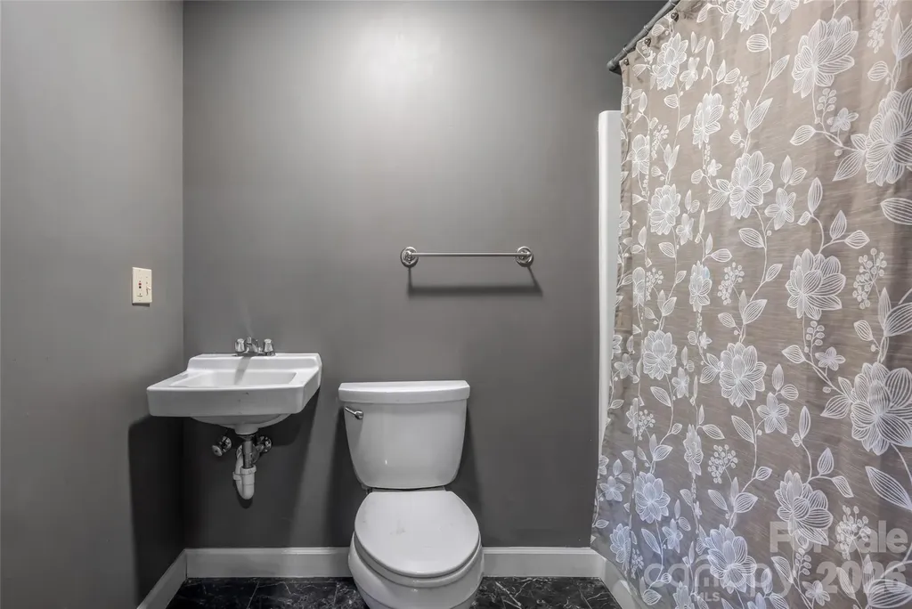 162 Merrills Chase Road Asheville NC 28803