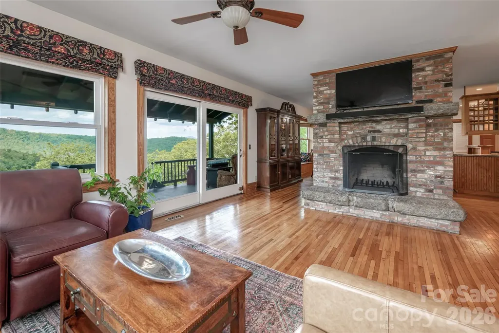 162 Merrills Chase Road Asheville NC 28803