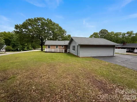 2077 Strafford Drive Lancaster SC 29720