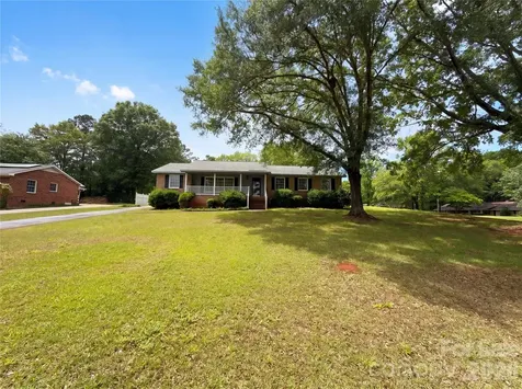2077 Strafford Drive Lancaster SC 29720