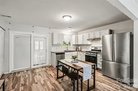 9306 Tiger Lily Lane Charlotte NC 28215