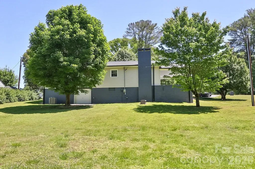 1279 N Hoots Road Ronda NC 28679