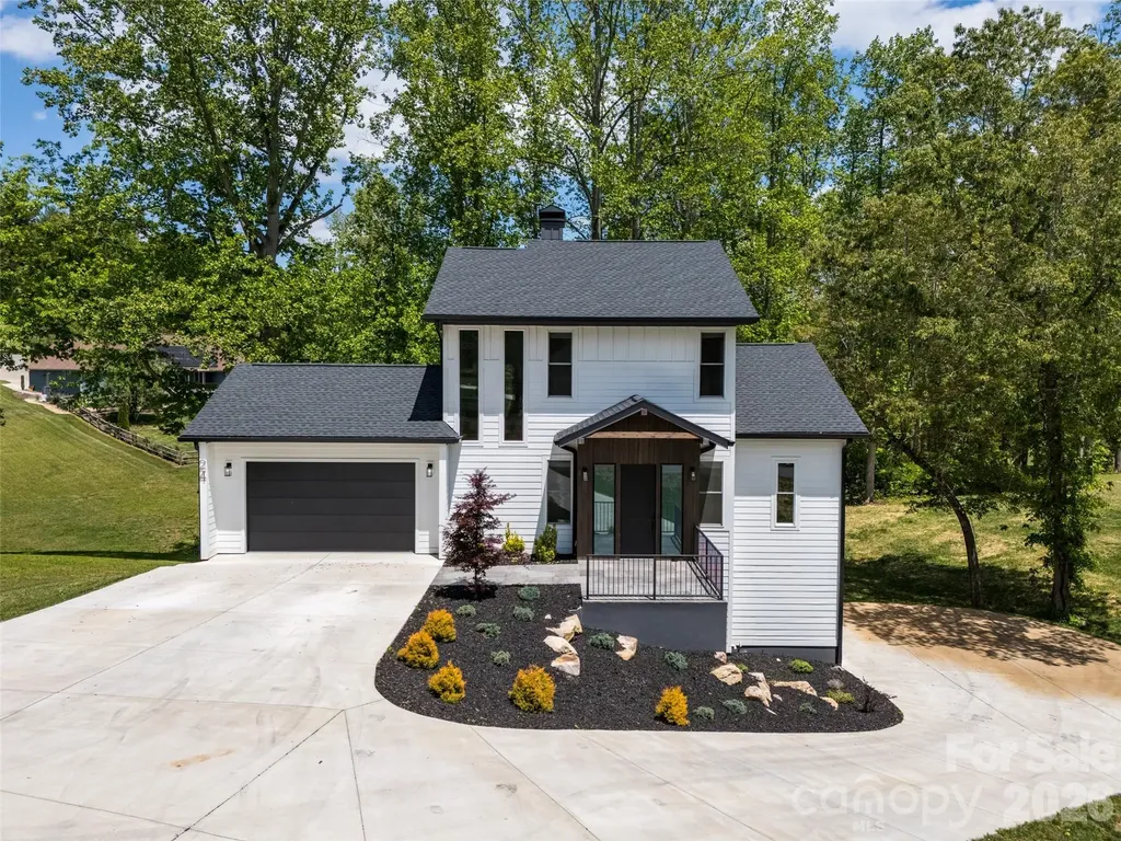 24 Copper Mill Court Candler NC 28715
