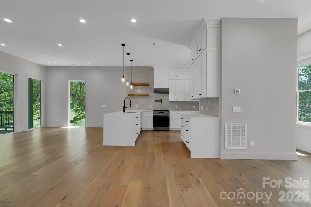 24 Copper Mill Court Candler NC 28715