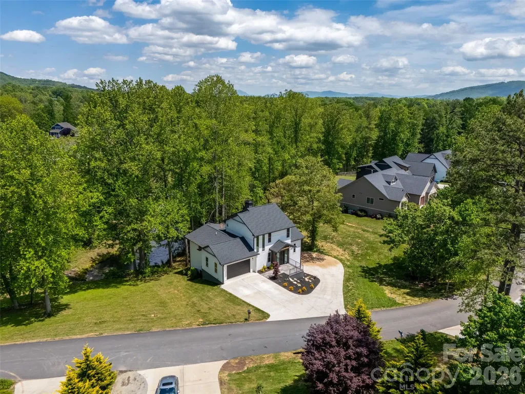 24 Copper Mill Court Candler NC 28715