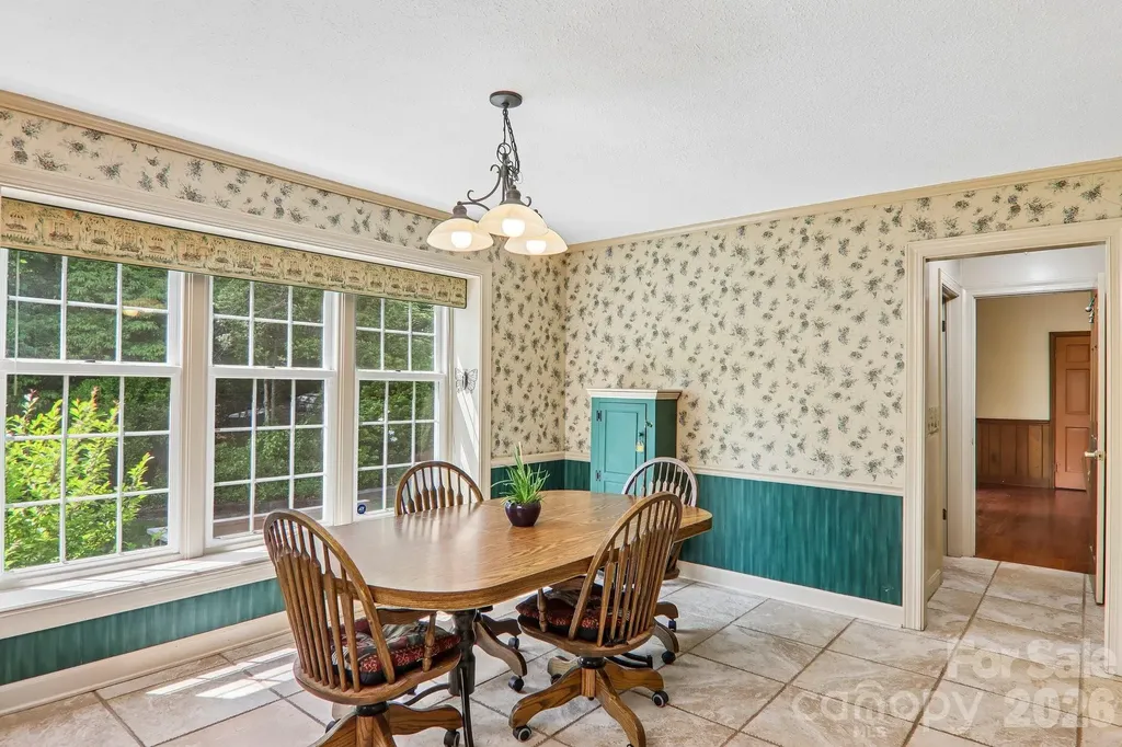 104 Finley Street Hendersonville NC 28739