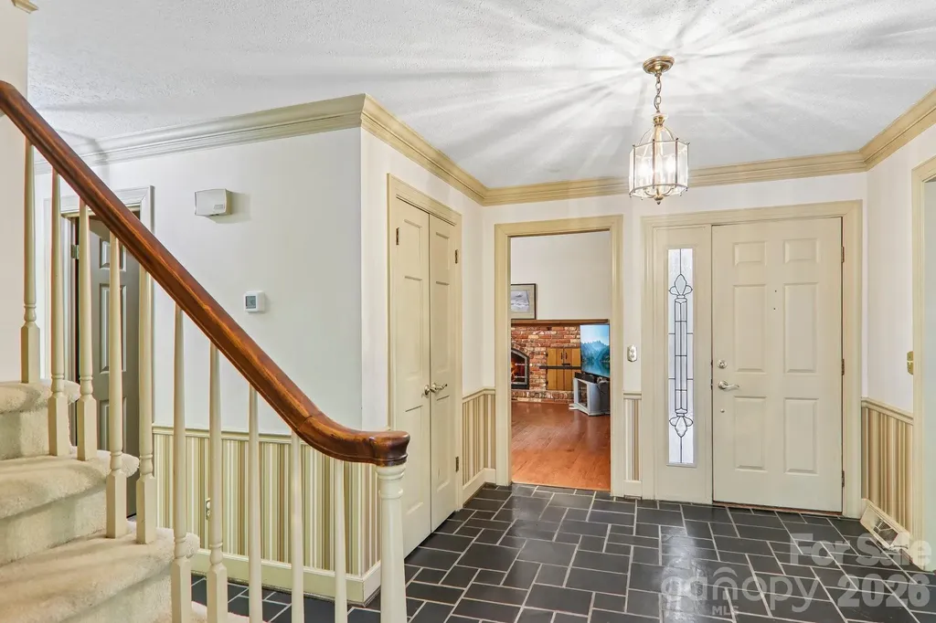104 Finley Street Hendersonville NC 28739