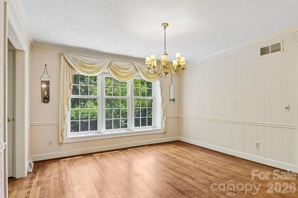 104 Finley Street Hendersonville NC 28739