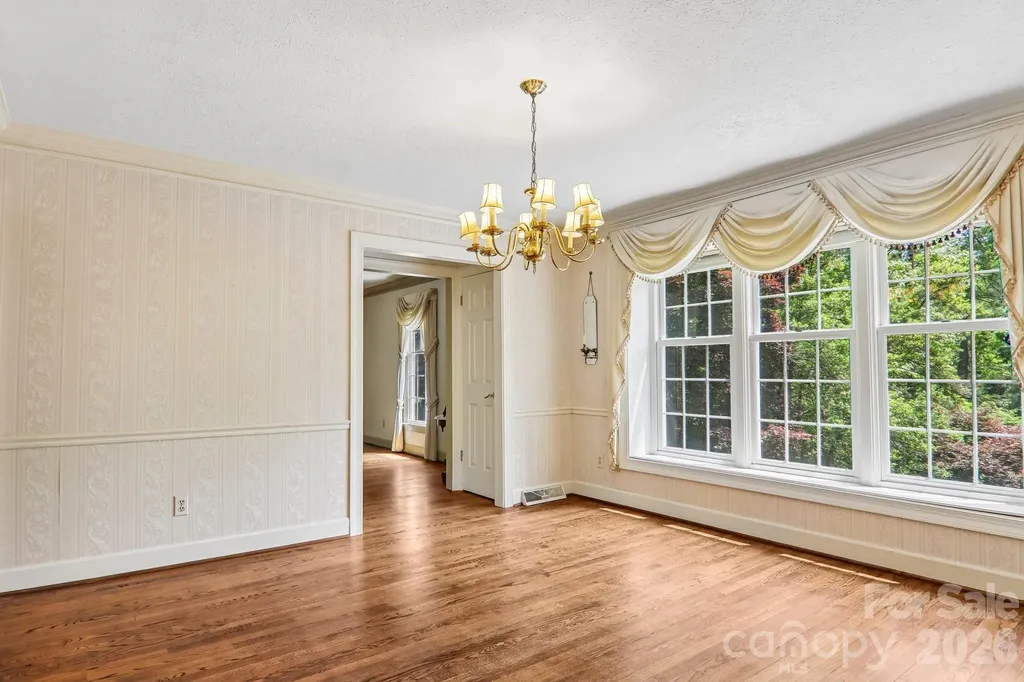 104 Finley Street Hendersonville NC 28739