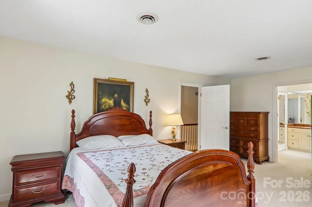 104 Finley Street Hendersonville NC 28739