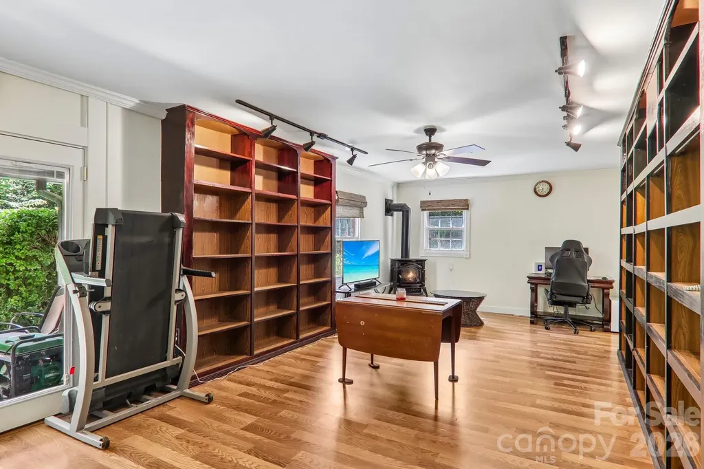 104 Finley Street Hendersonville NC 28739