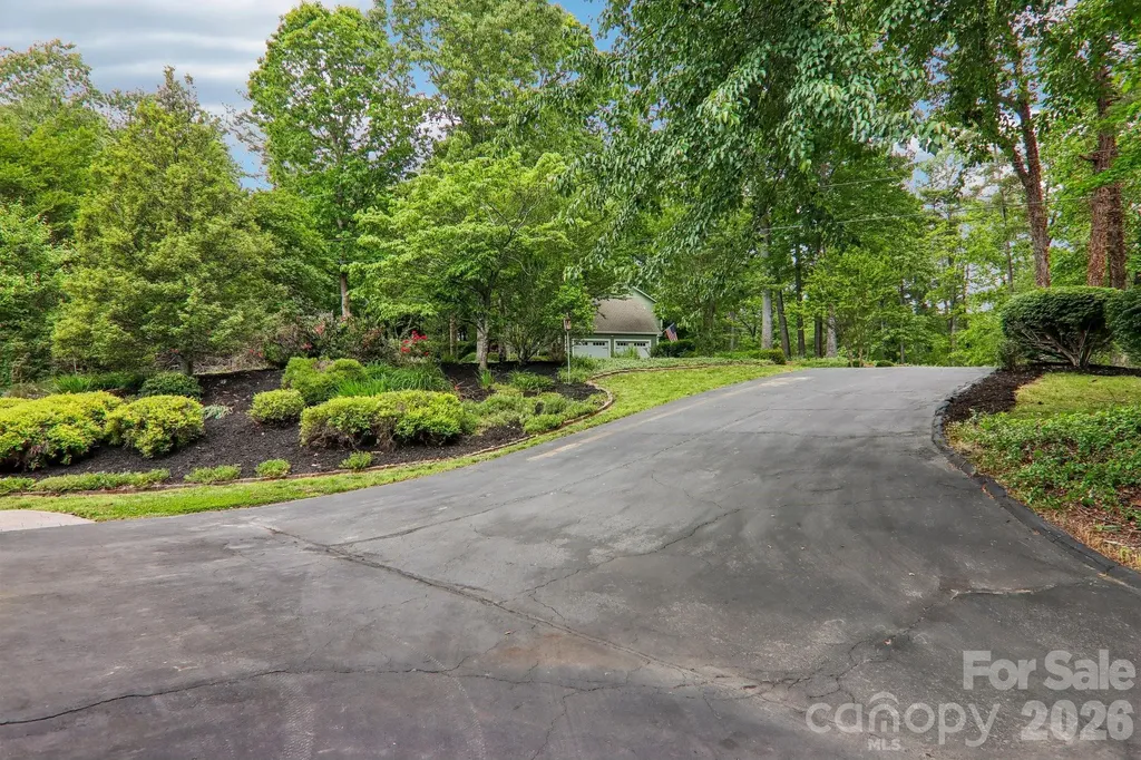 104 Finley Street Hendersonville NC 28739