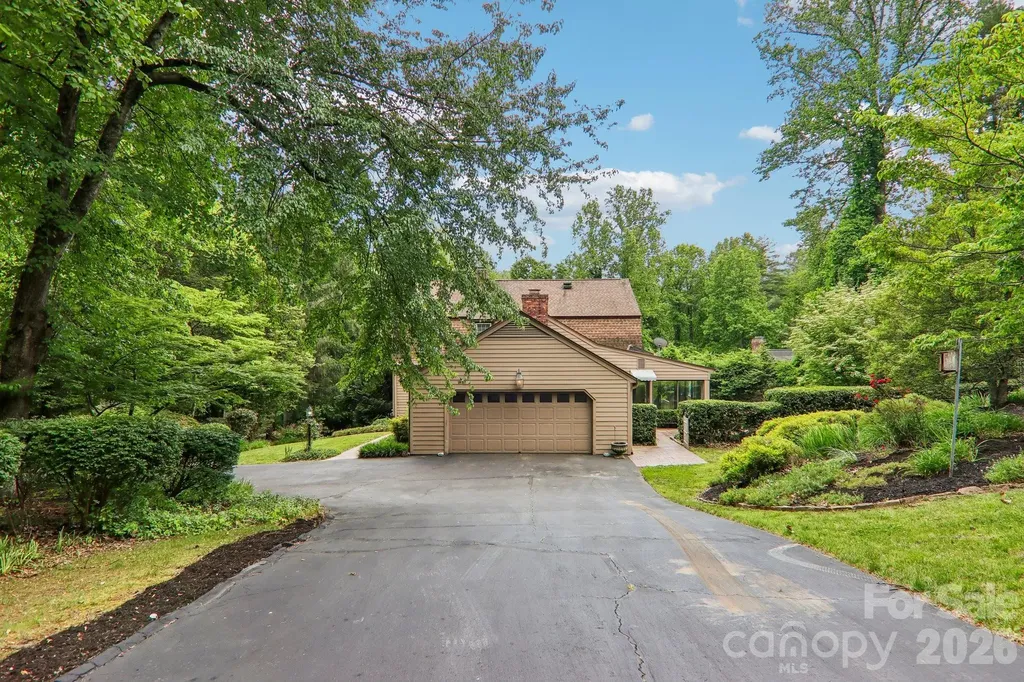 104 Finley Street Hendersonville NC 28739