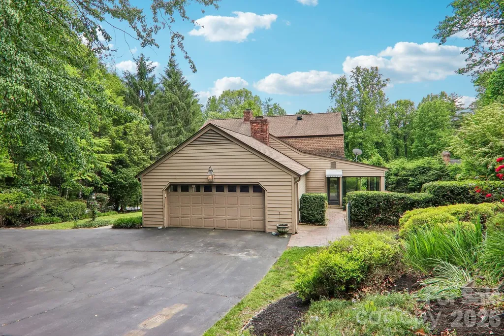 104 Finley Street Hendersonville NC 28739