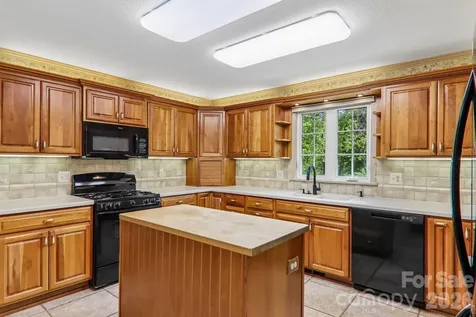 104 Finley Street Hendersonville NC 28739