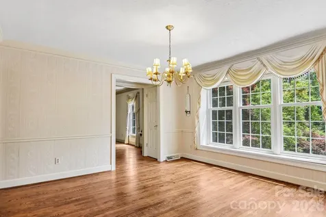 104 Finley Street Hendersonville NC 28739