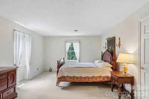 104 Finley Street Hendersonville NC 28739