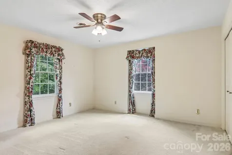 104 Finley Street Hendersonville NC 28739