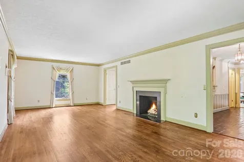 104 Finley Street Hendersonville NC 28739
