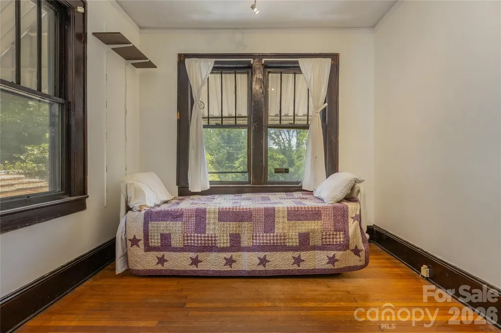 15 Walton Street Asheville NC 28801